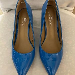 Riverberry shiny Pumps